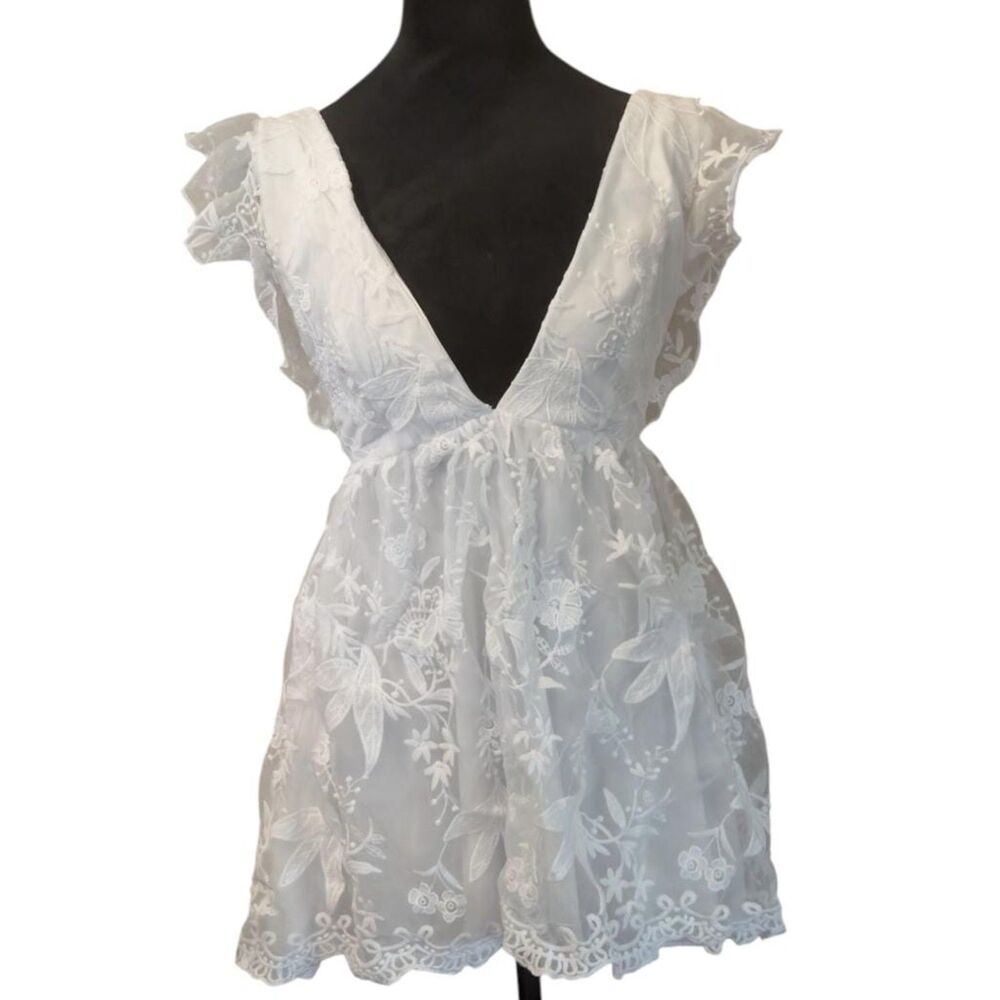 Lucy in the Sky White Floral Embroidered Plunge Lace Mini Dress, Size Medium